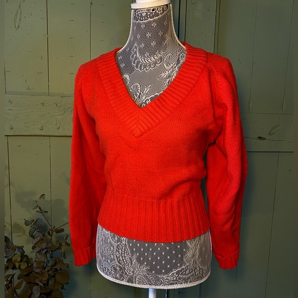 Gorgeous Bright Red Thick Knit V Neck Vintage Sweater - Picture 1 of 8